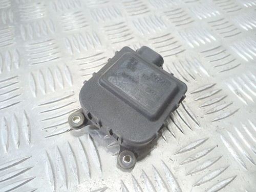 Volkswagen PASSAT B5.5 2001 Stellmotor Heizung Klima 8D1820511B Benzin UST93808