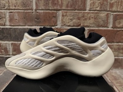 New 10.5 Adidas Yeezy Boost 700 V3 Azael Cream White Low Sneakers