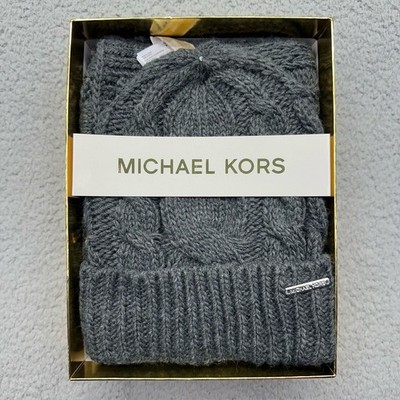Michael Kors Women\'s 2-piece Beanie and Scarf Gift Set Michael Kors Womens Logo Knit Hat & Scarf 2 Piece Gift Set  main image 3