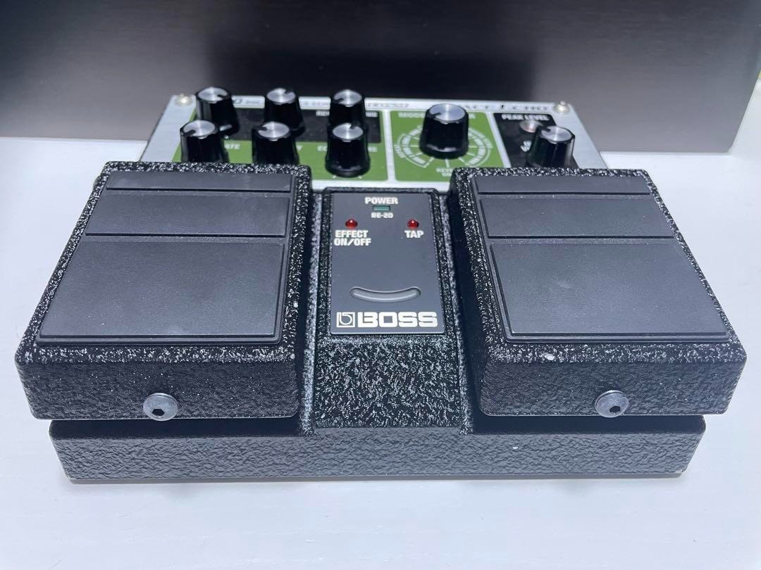 Boss RE-20 Roland Space Echo Tape Echo Simulator Guitar Effects