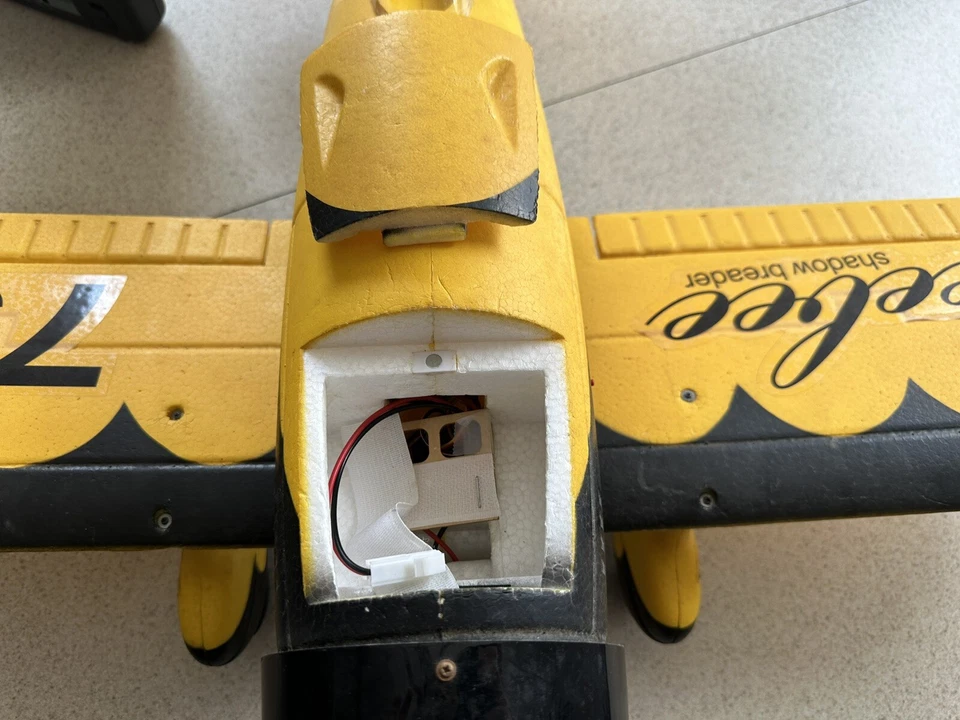 Lanyu Gee Bee Amarillo y Negro RC Avión 2.4GHZ 4 Canales RC Control Remoto Foto 4 de 4