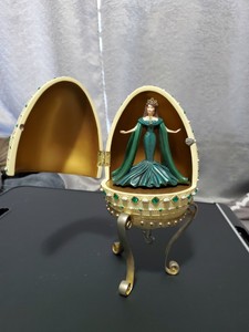 barbie empress of emeralds resin egg