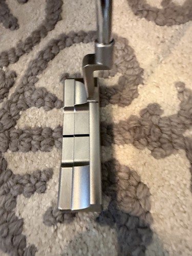 NEW In Plastic -Scotty Cameron ‘23 Champions Choice Button Back 33in  RH Putter - Picture 3 of 12
