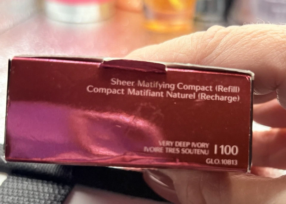 Shiseido Sheer Mattifying Compact Refill Very Deep Ivory I 100 - Image 2 of 2