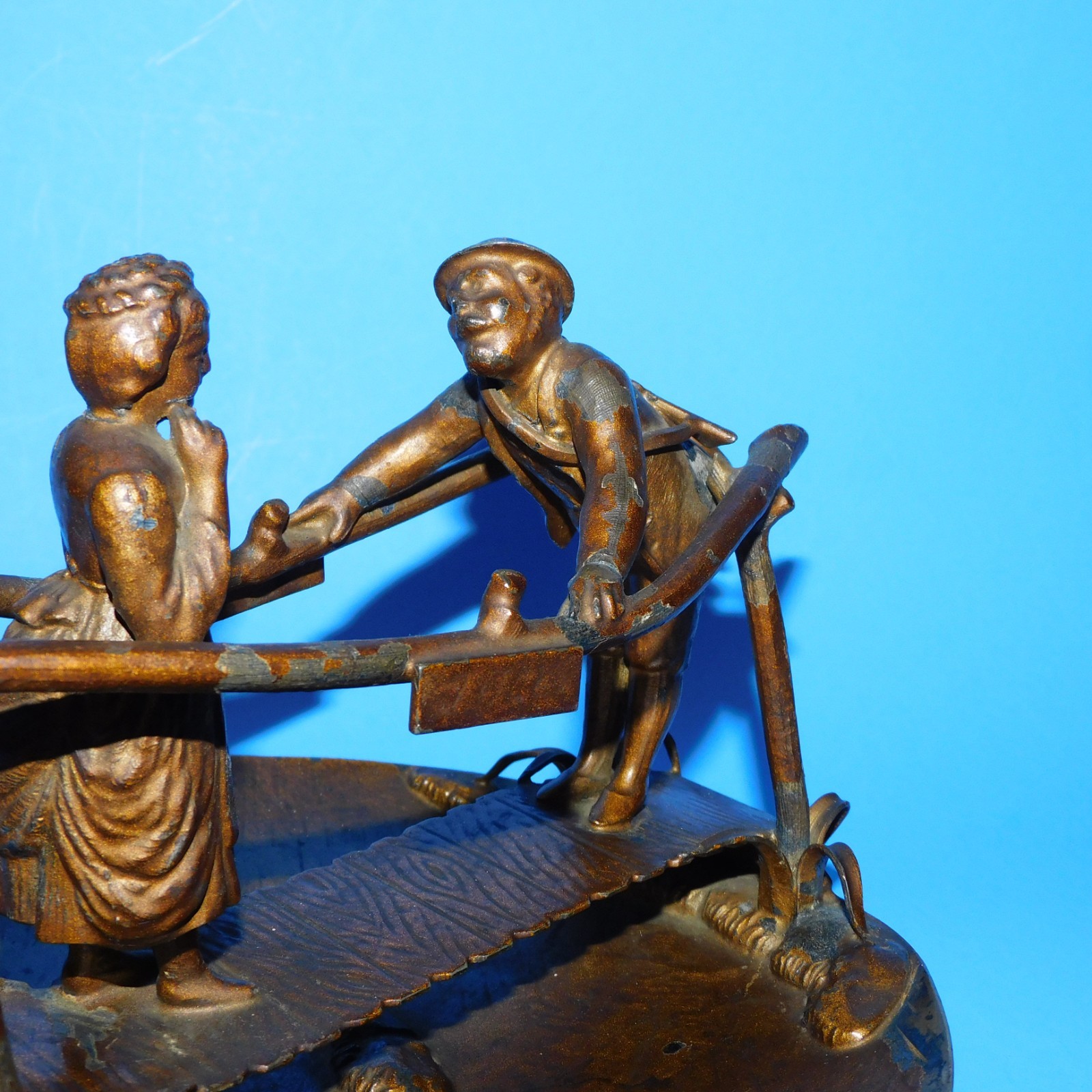 MAN & WOMAN ON BRIDGE MIDDLETOWN PLATE CO. QUADRUPLE PLATE 225 HARD WHITE METAL