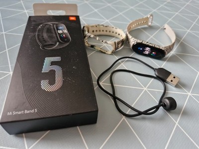 Xiaomi Mi Smart Band 5 Fitness & Activity Tracker | 1.1 Zoll Amoled Display