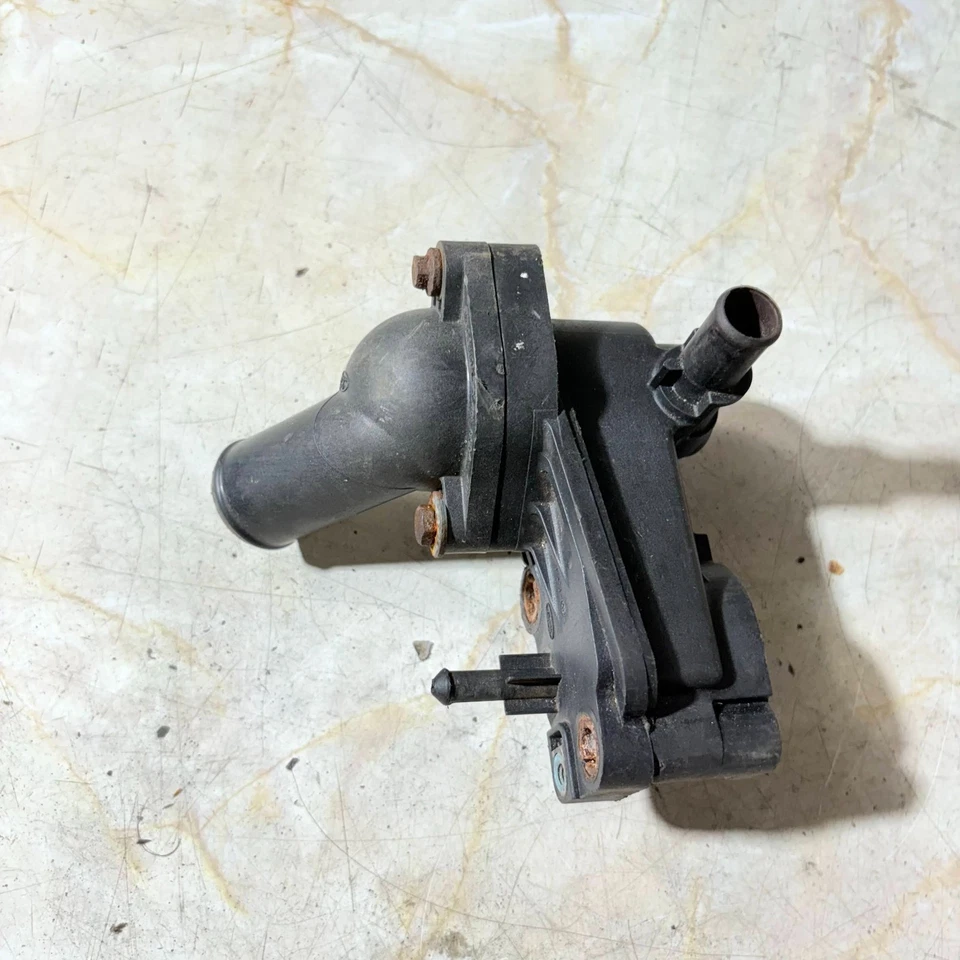 CARCASA TERMOSTATO FORD TRANSIT CONNECT 2000-2006 1.8 2S4Q-8594-AB Foto 3 de 4