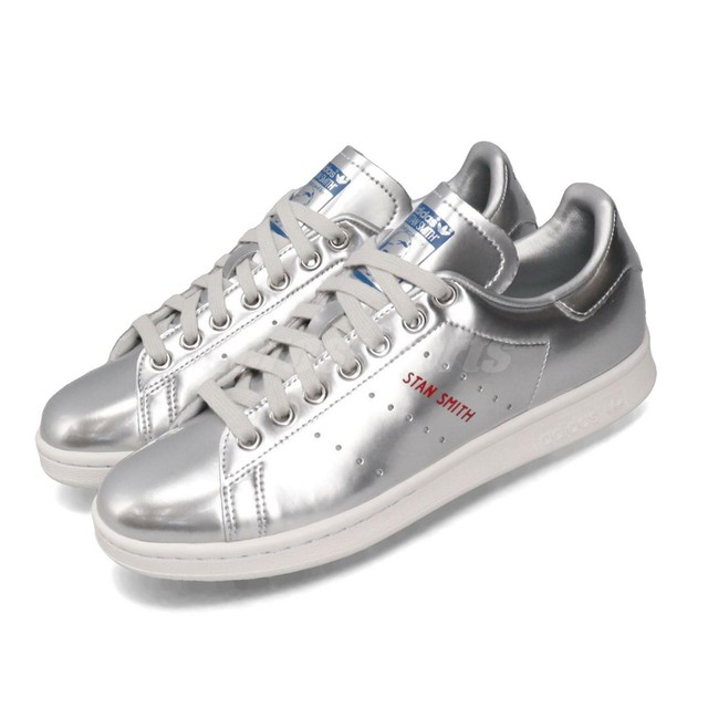 stan smith boost silver