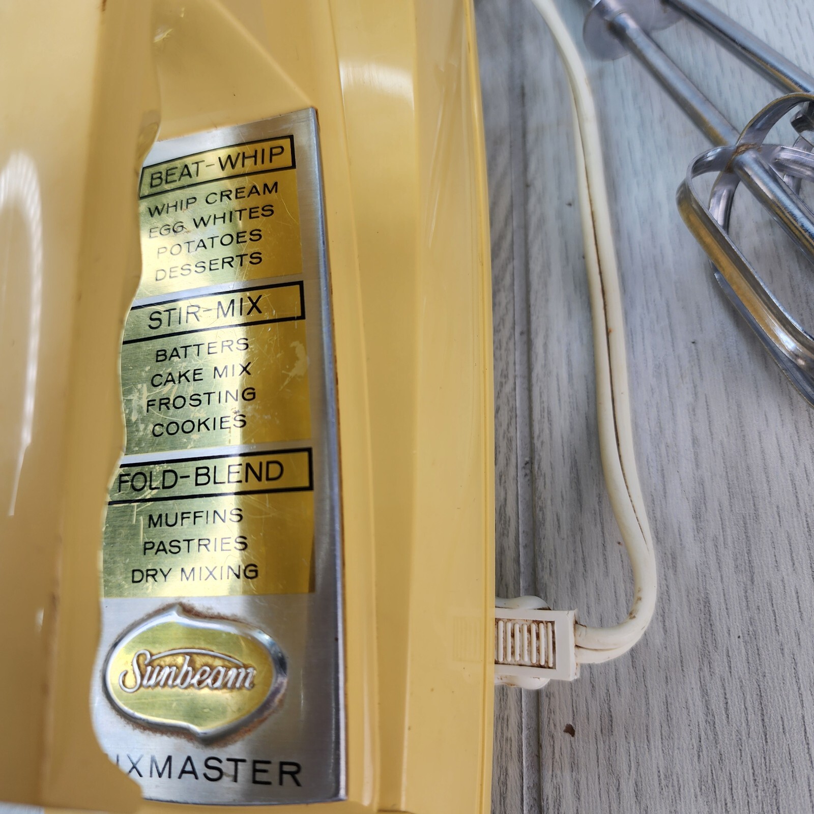 Vtg 1960s–70s Sunbeam Mixmaster Hand Held Mixer Yellow Model HMO-1 Tested Works