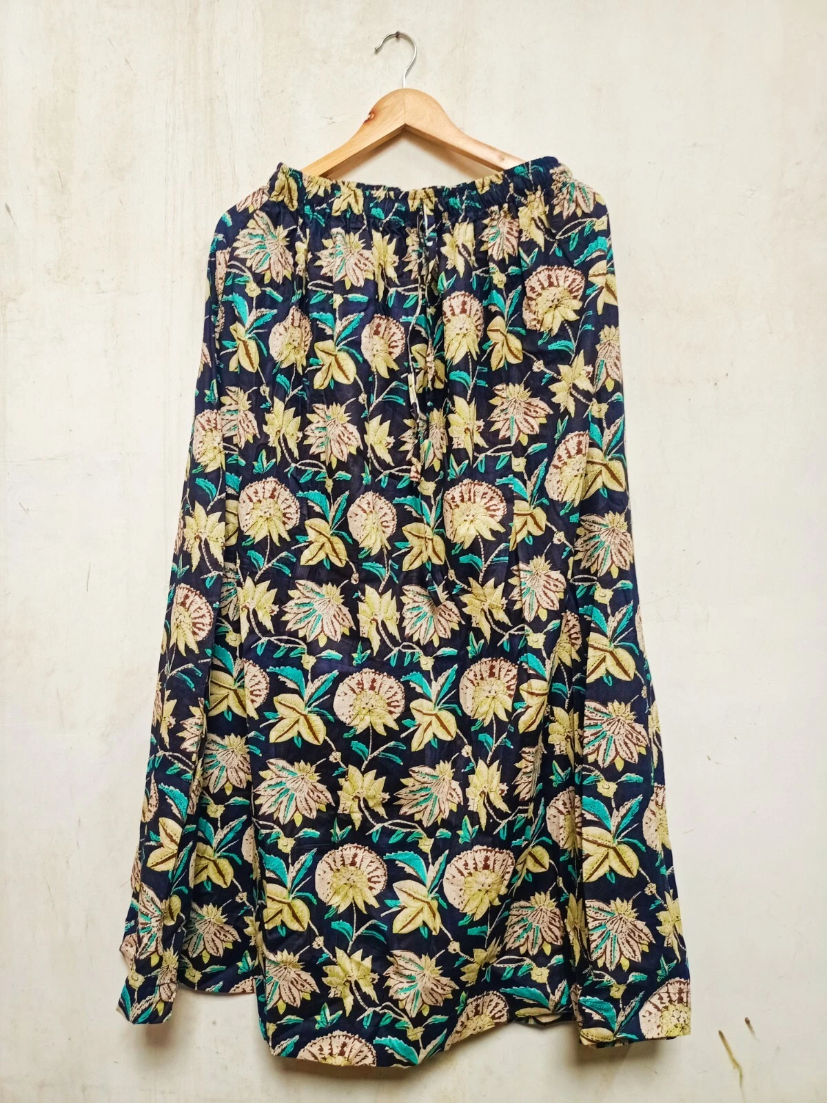 Indian Black Floral Print Skirt Cotton Skirt Long Skirt, Free Size Beachwear AU