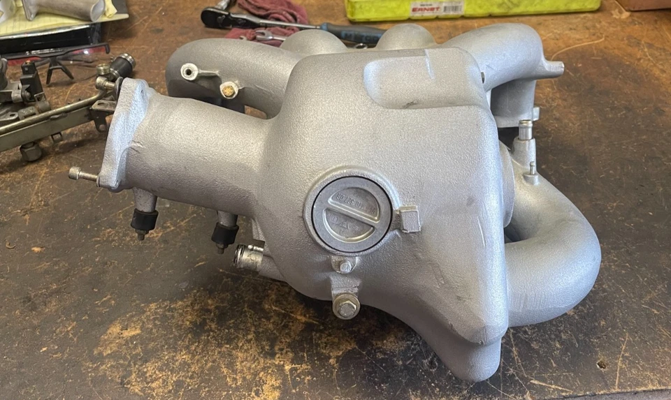 Porsche 968 1992-1995 3.0L OEM Intake Manifold 9441103354R  - Image 2 of 4