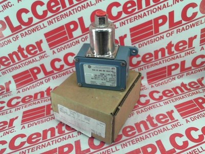 UNITED ELECTRIC J6D-142 / J6D142 (NEW IN BOX)