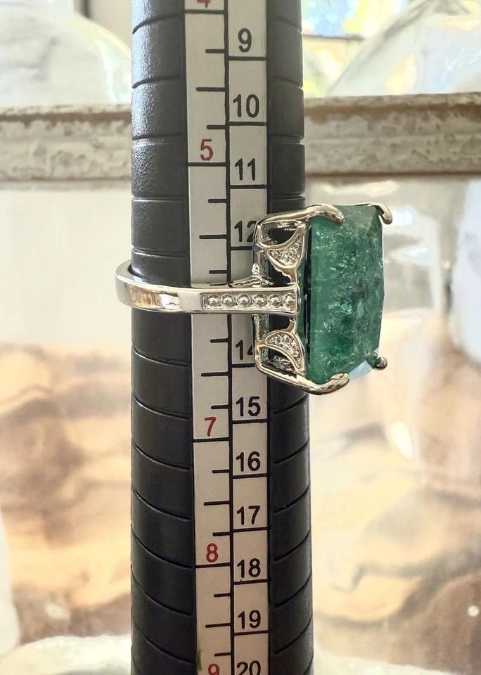 Anillo Esmeralda Simulada 6 CT Para Mujer Talla 6 Verde Lago Media Luna Nuevo Foto 2 de 4