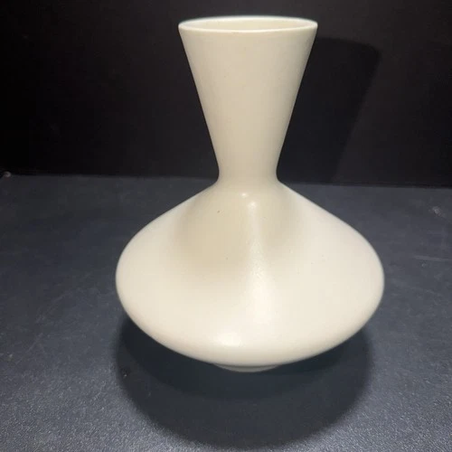 VINTAGE MID-CENTURY MODERN ROYAL HAEGER WHITE  SATIN ATOMIC VASE, MCM, RG 93