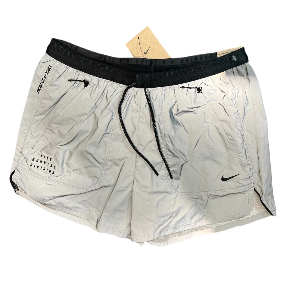 Pantalones Cortos Nike Run Division Reflectantes para Correr ADV Plateados Para Hombre Talla M FZ1123-035 Foto 2 de 4