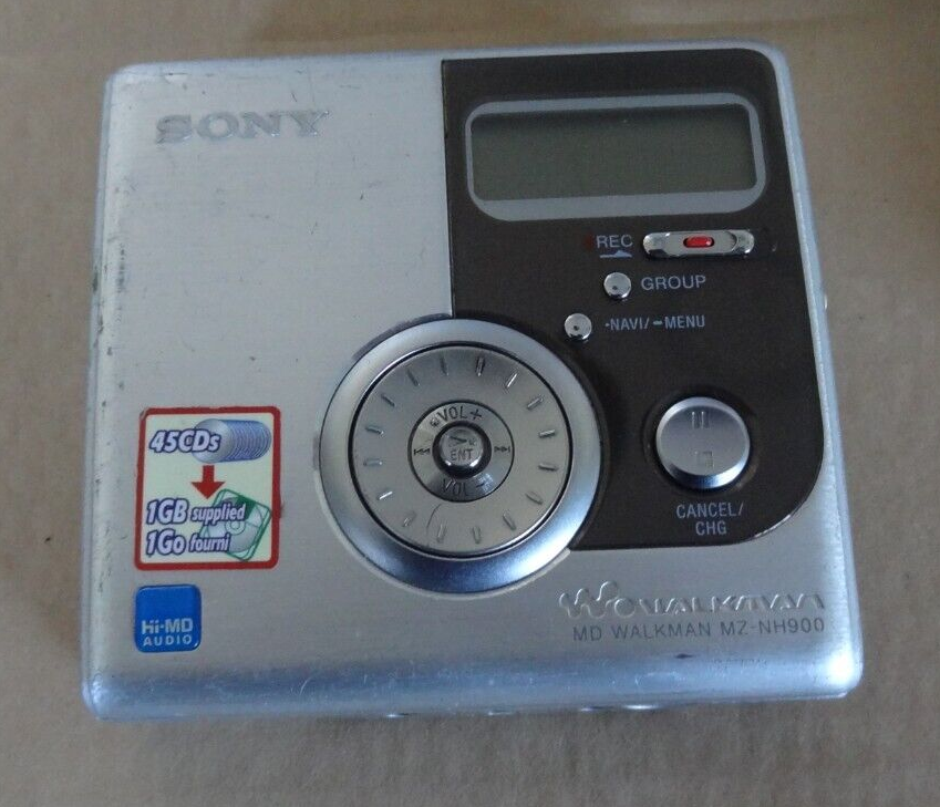 SONY MZNH900 HiMD Walkman Portable MiniDisc Recorder/Player Silver