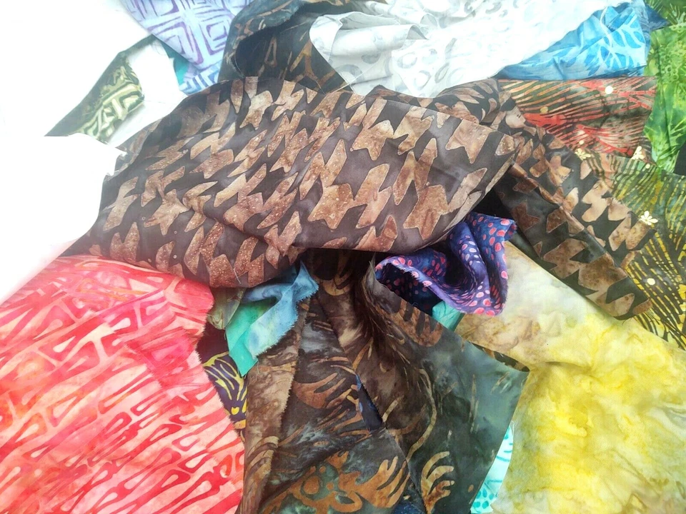 Desechos de tela Lunn 1 libra ~ 4 yardas artesanal batik prisma teñido bolsa de agarre chatarra Foto 2 de 4