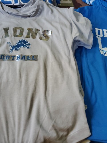 UNISEX KIDS SIZE 8 DETROIT LIONS T SHIRTS - Picture 2 of 10