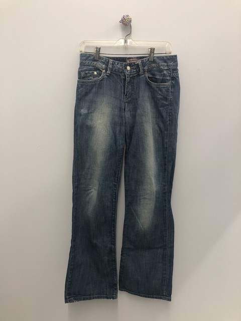  H  M  Womens Fit Loyal Medium Wash Distressed Jeans  Size  29 