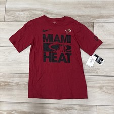 Kids NBA Miami Heat Red Tshirt Size XL Short Sleeve Basketball NWT Nike