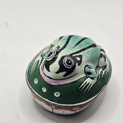 Frog Trinket Box Enamel Tin Estate Find 3D