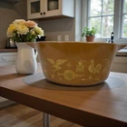 Vtg PYREX Early American Cinderella 475 B 2 1/2 Qt Gold On Brown Mixing Bowl