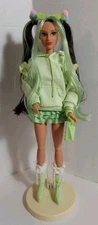 Defa Lucy Green Love with Stand  Articulated Rare Htf Mint Latina Hispanic 