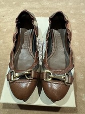 BURBERRY LADIES BALLET FLATS SIZE 38 GREAT CONDITION - WORN LIMITED TIMES - BOX