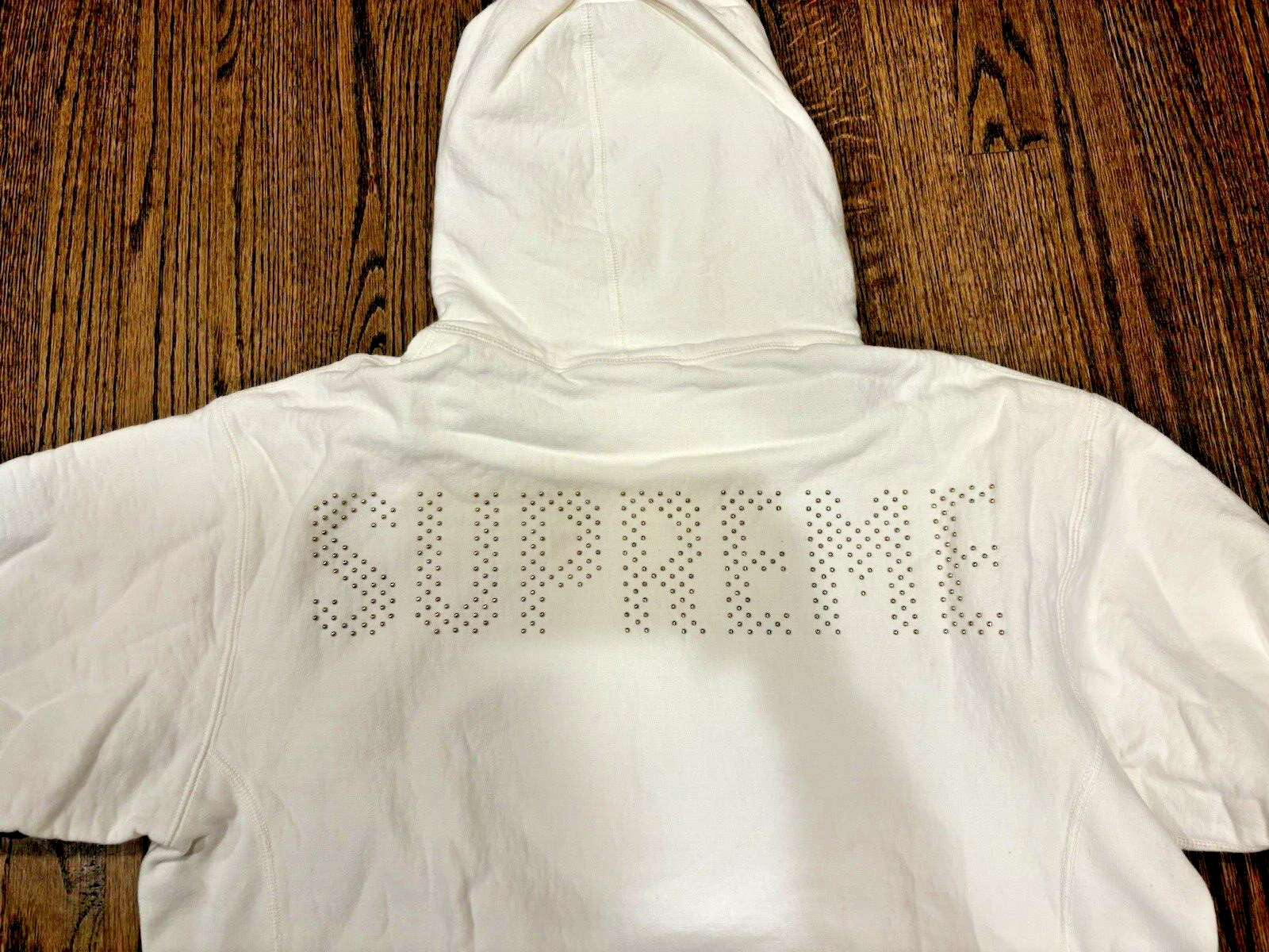 Sweat à capuche Supreme blanc logo clouté 2018/taille XL