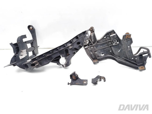 Audi A4 Scheinwerfer-Montagehalterung Links 2011 Saloon 4/5dr 8K0805607 (07-15)