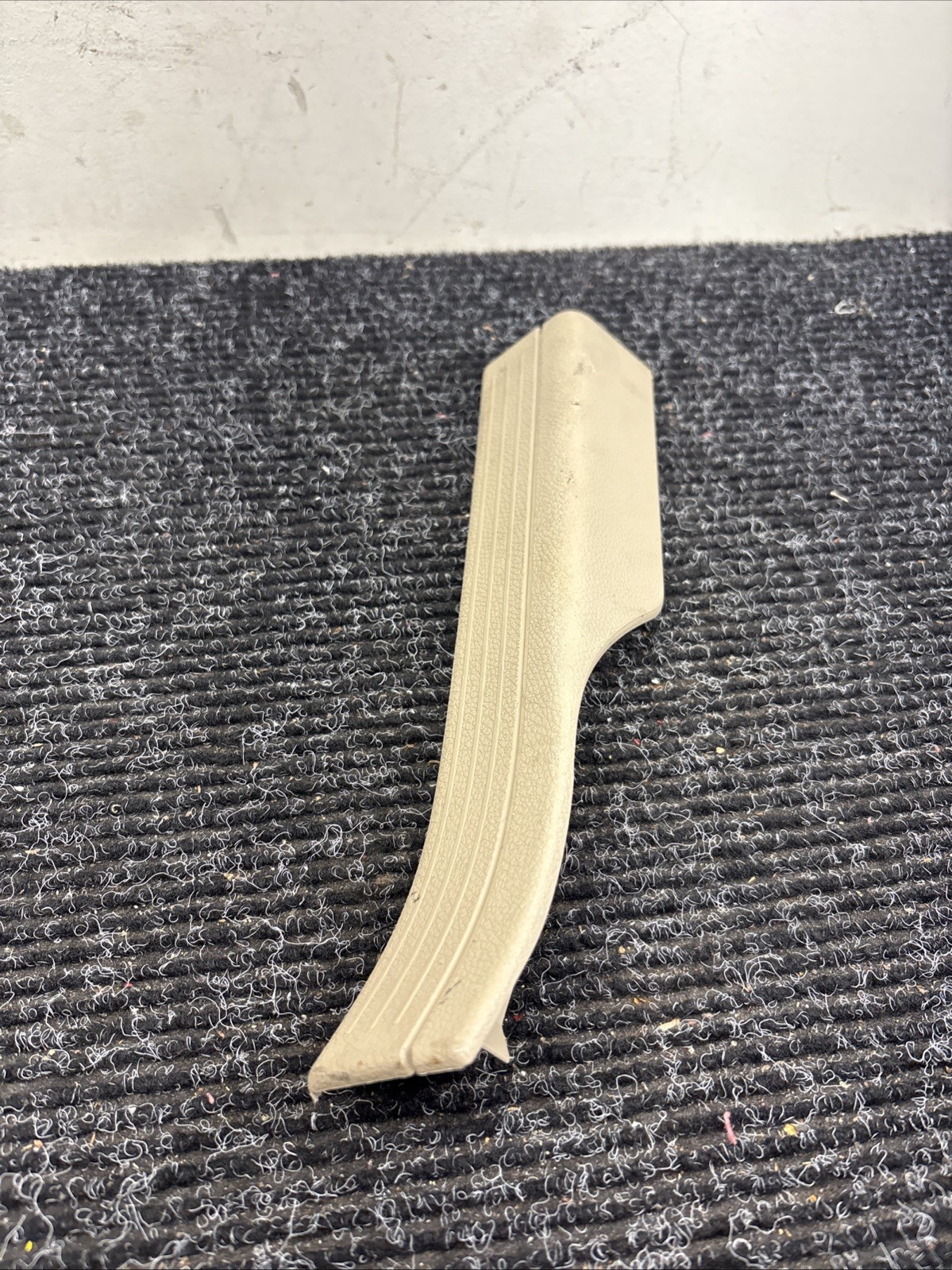 08-14 Mercedes W204 C300 Rear Left Sill Scuff Trim Cover Plate A2046860336 OEM