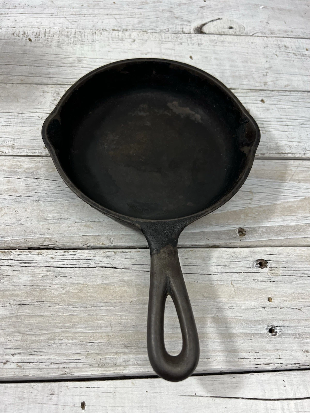 Vtg Wagner Ware Sidney O 1053Q Cast Iron Skillet Sits Flat Double Spout AS-IS