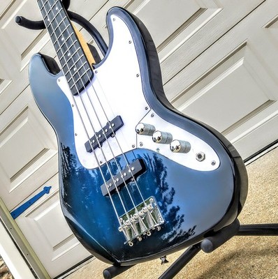  FREE SHIPPING!  J Style Electric Bass Guitar +Case/Bag +Strap +Cable!