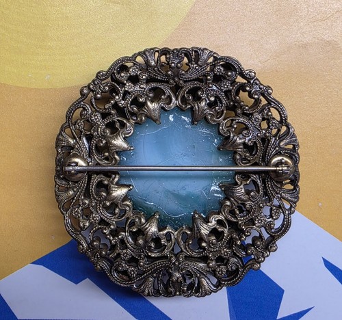 Vintage goldfarbene Brosche Anstecknadel grün Kunstglas ausgefallen. Statement Stück. - Bild 4 von 5