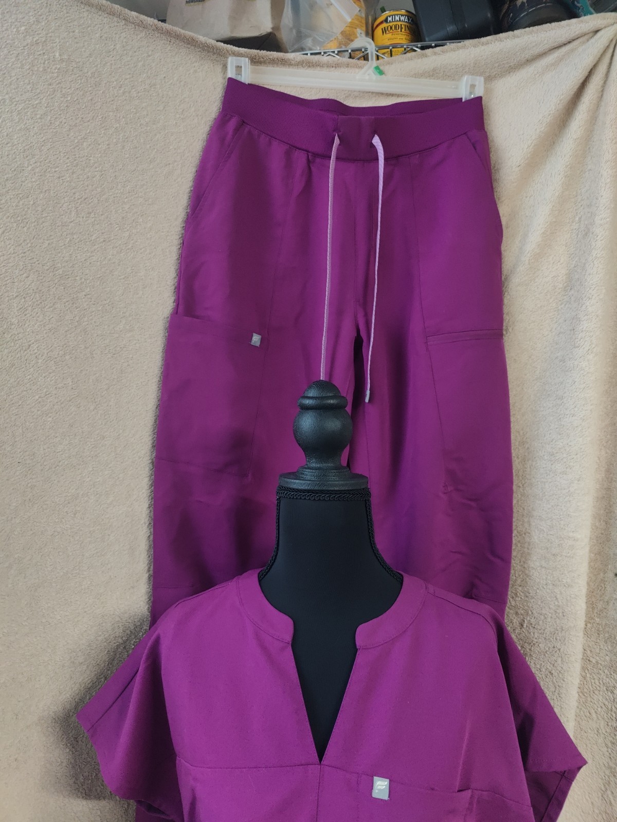 Fabletics Women's Solid Medical Scrub Set Top and… - image 4