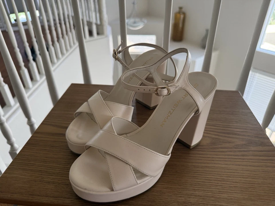 Sandália feminina plataforma alta STUART Weitzman céu tamanho 7,5 - Imagem 3 de 4