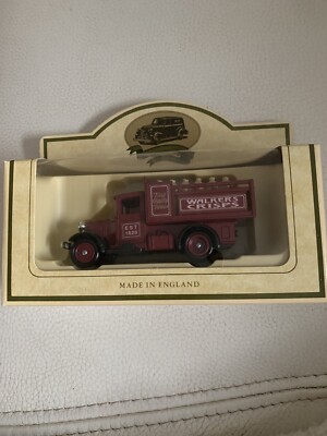 Lledo Vintage Walkers Chips' Red Truck Die Cast Modell