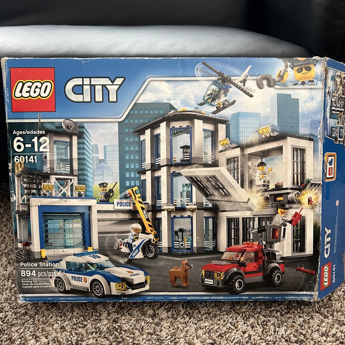 LEGO CITY: POLICE STATION (60141) 894 PCS RETIRED/COMPLETE SET NIB 