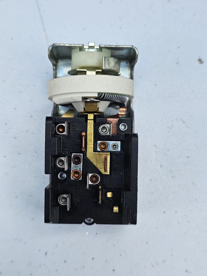 Interruptor de faros estándar DS219T 40-2219 para Ford Bronco F150 F250 F350 a granel Foto 2 de 4