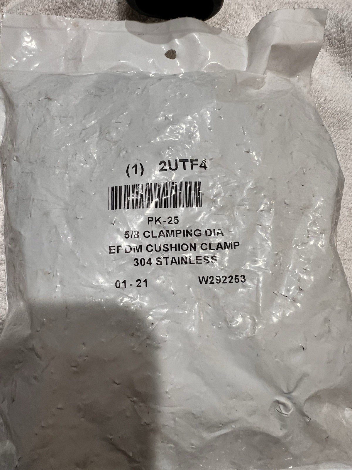 Grainger Approved EPDM Cushioned Clamp 5/8 Inch Dia Pack of 25 COL1009SS