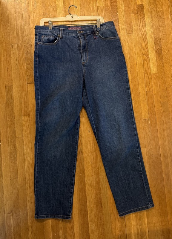 Gloria Vanderbilt Straight Leg  Denim Jeans Sz 18 Pockets