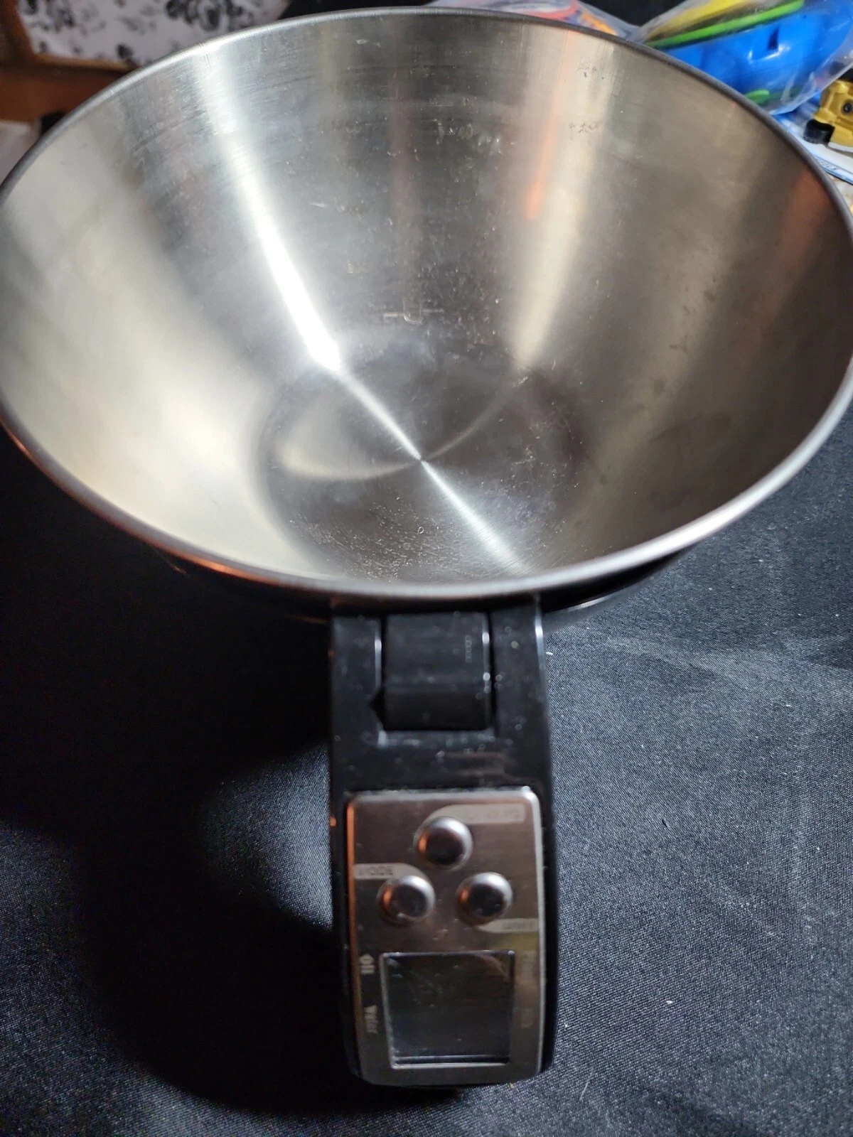 Digital Kitchen Scale With Volume Calculation Feature by Kalorik