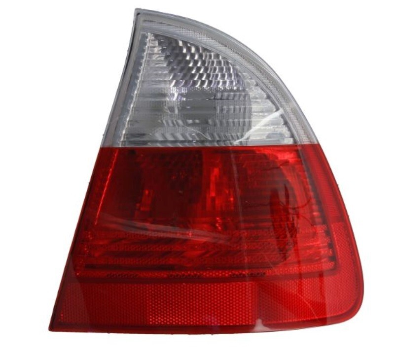 Feu arriere droit BMW E46 Touring reparation de carrosserie apres impact