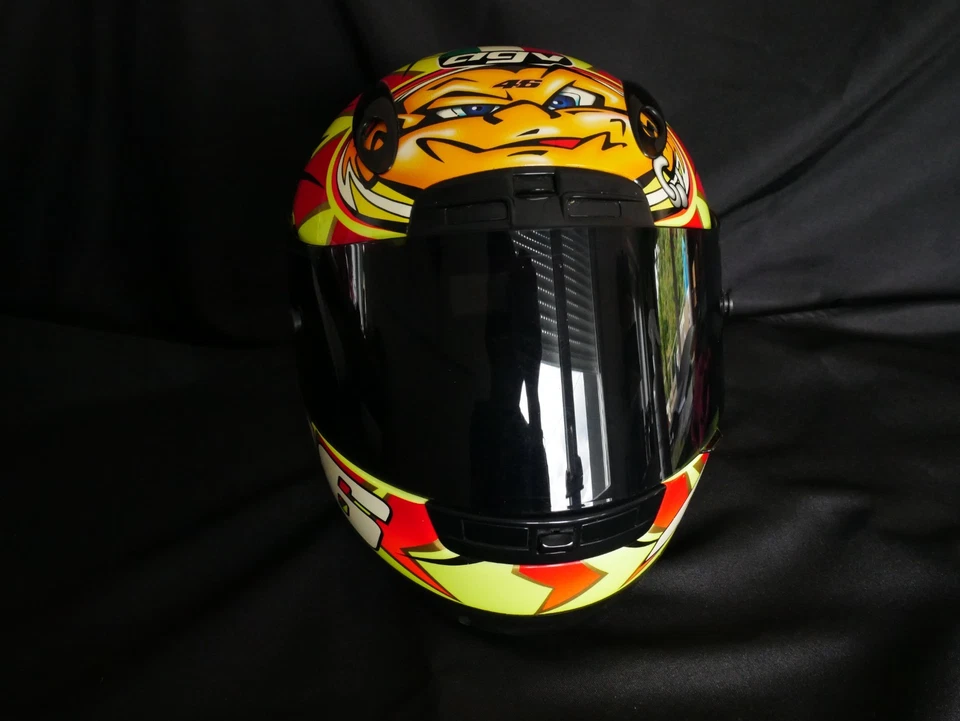 AGV Rossi saison 2001 dédicacé - Photo 1/4