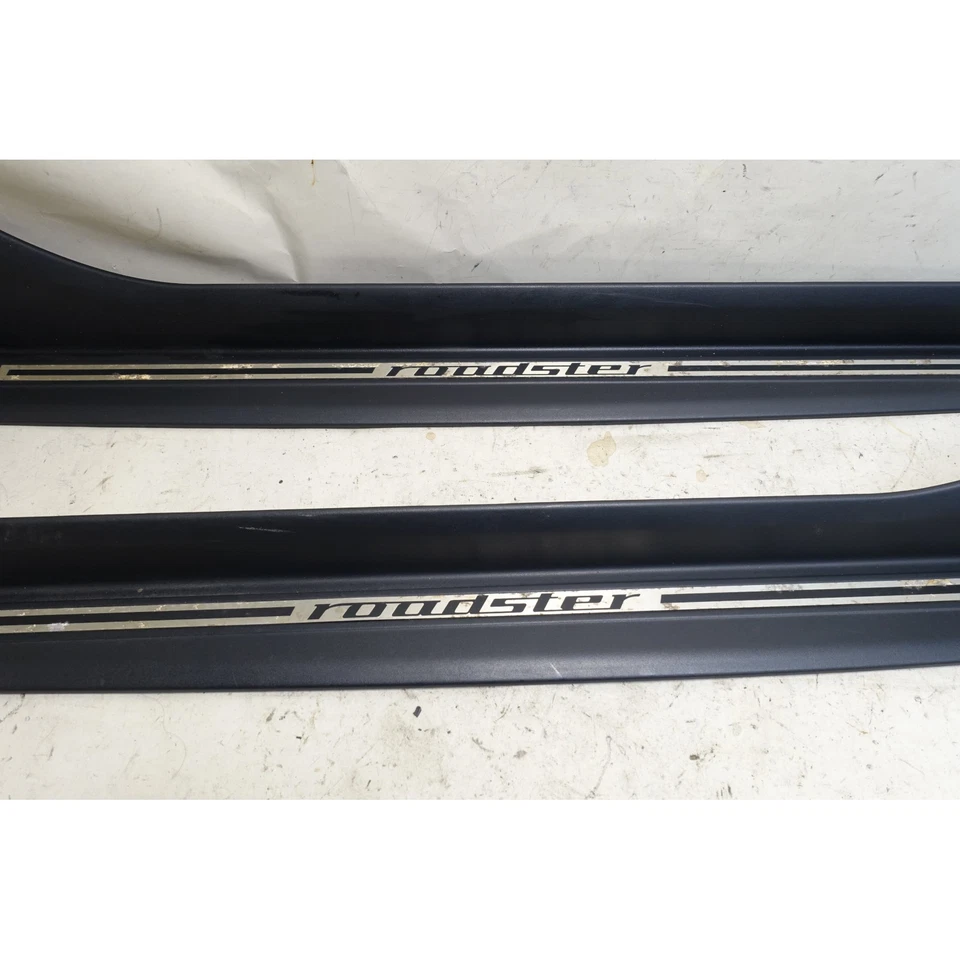 Par de cubiertas de entrada de umbral de puerta izquierda derecha negra BMW Z3 Roadster 1996-2002 OEM Foto 3 de 4