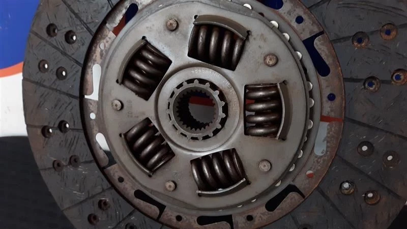 02 DODGE VIPER GEN 2 8.0L V10 OEM CLUTCH AND PRESSURE PLATE - Image 4 of 4