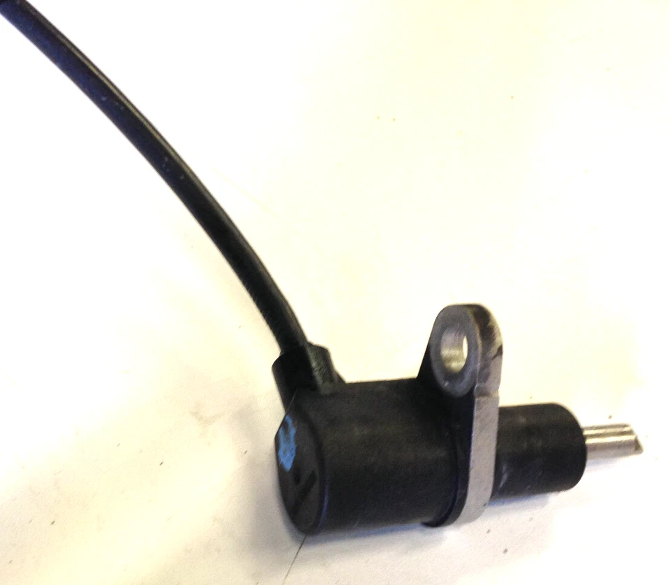 Sensor ABS trasero pasajero derecho Subaru Impreza WRX 2002-07 OEM P/N 27540FE040 Foto 2 de 4