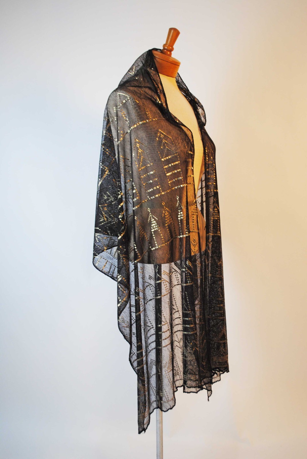 SHIMMERING 1920 BLACK NET & SILVERY SILVER FOIL ASSUIT SHAWL WITH FIGURES