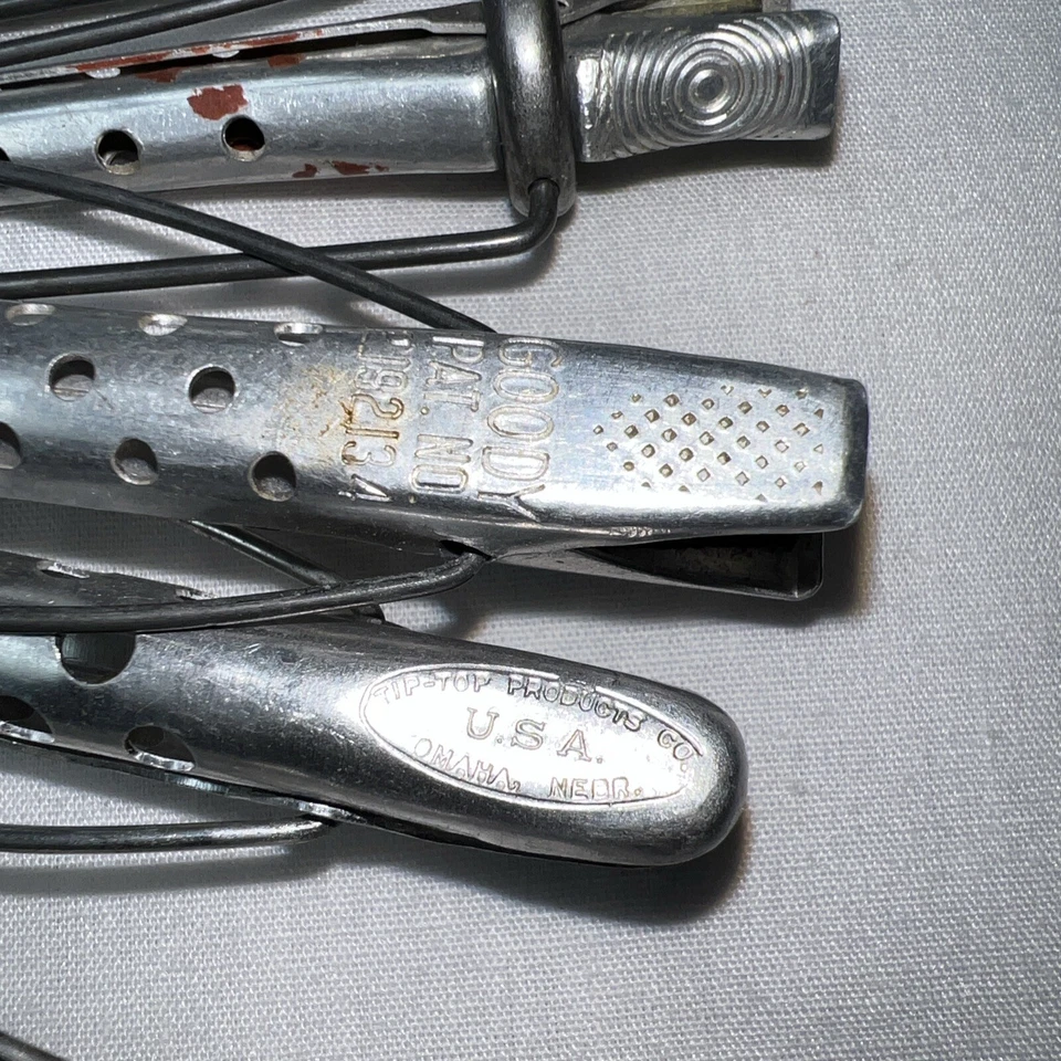 Lote Vintage de Rolos Perm de Metal Vários Clipes de Cabelo Clipes de Onda e Alfinetes Bobby  - Imagem 3 de 4