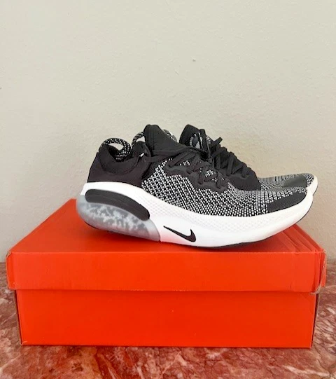 Nike Joyride Run Flyknit Oreo | eBay display picture 2